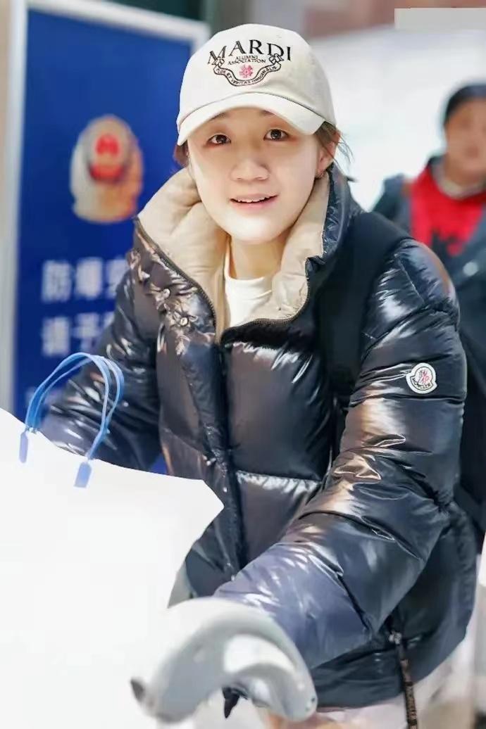 陈梦这姑娘无论长相家世和人品都无可挑剔