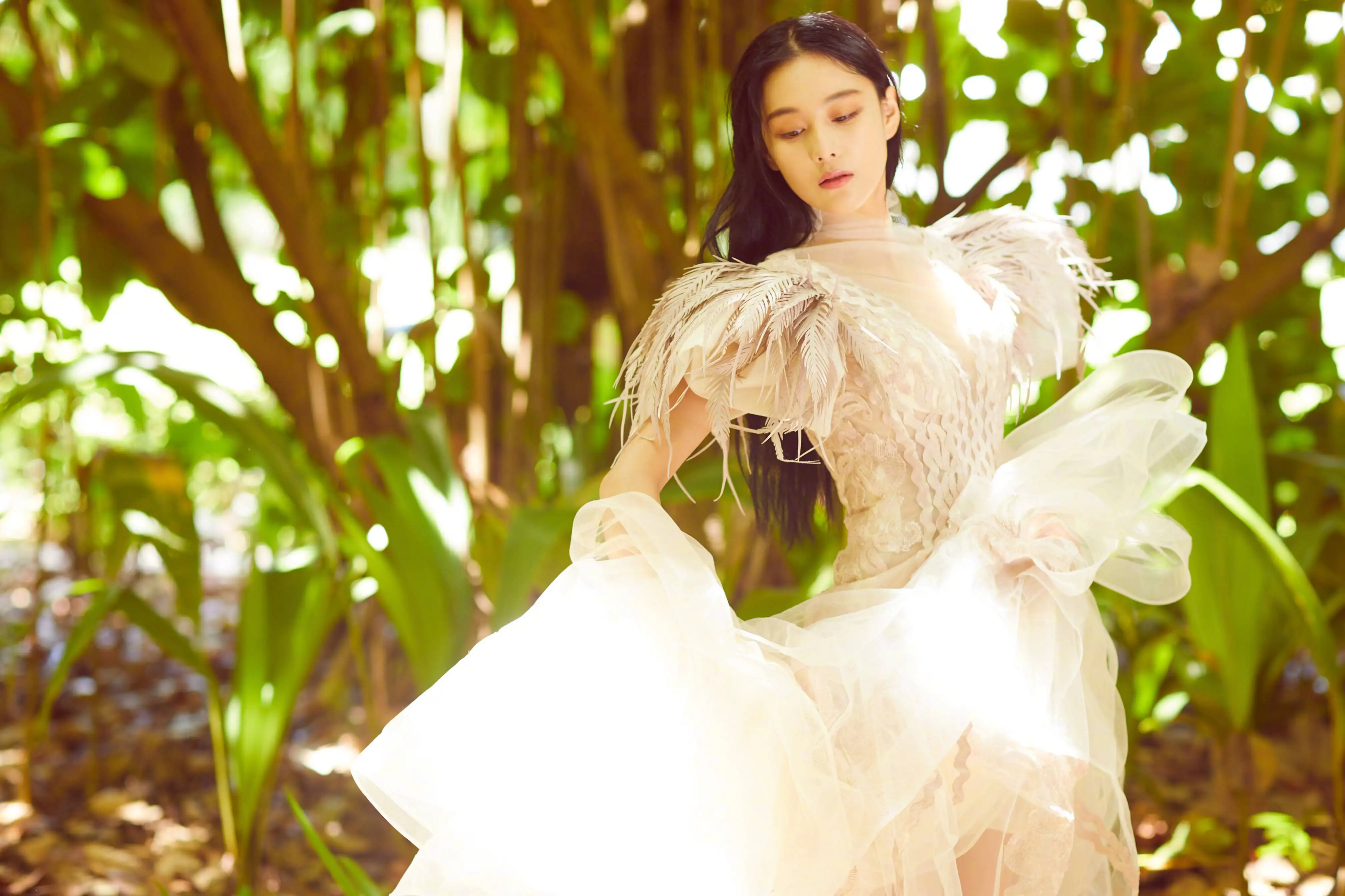 回顾演员张馨予嫁何捷当军嫂现在生活怎样