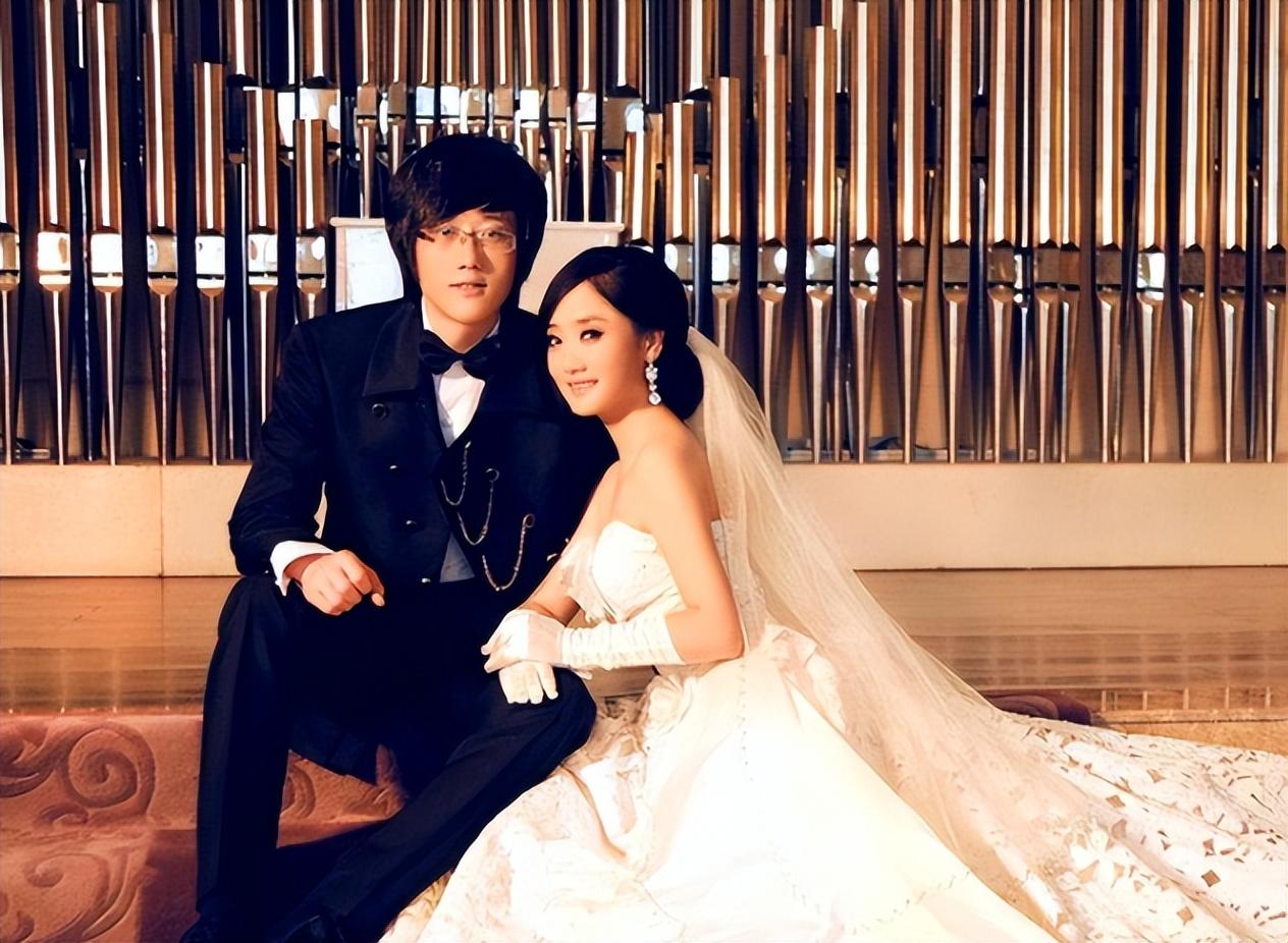 回顾玲花坚持55分账与曾毅成意难平婚礼上一个大哭一个大醉