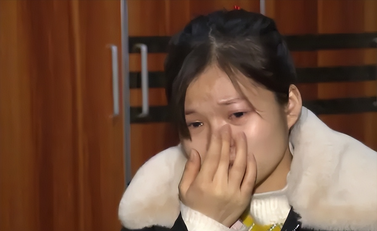 回顾老汉因眼部残疾终身未婚51岁时一女子却上门称我是你女儿