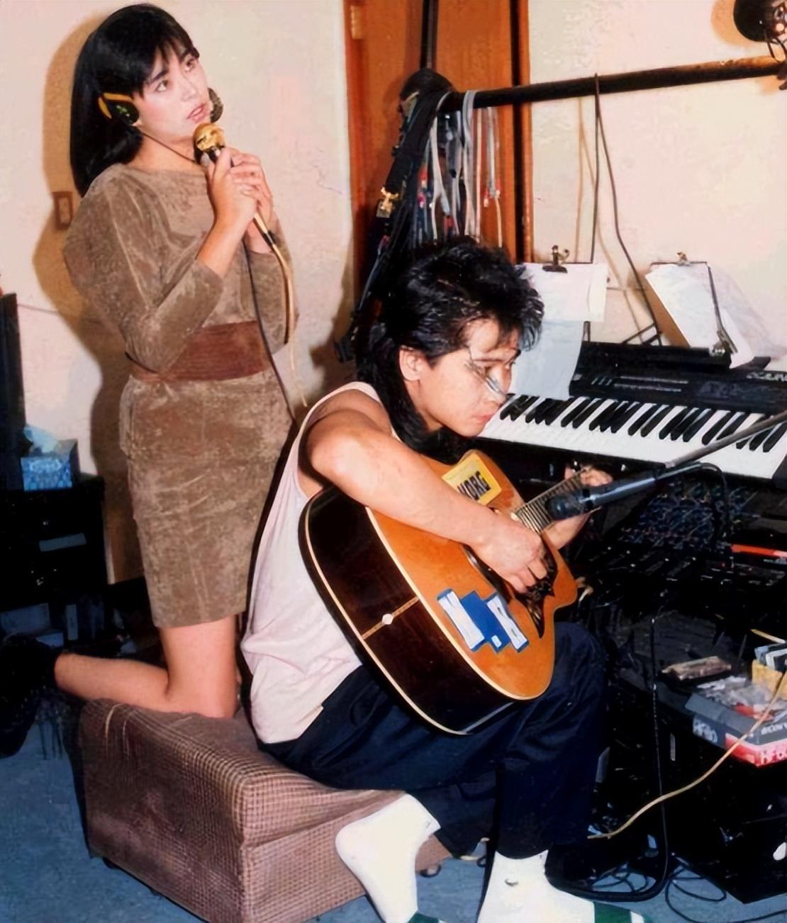 回顾63岁的齐秦尽管岳母比自己小了几岁给她尽孝也能坦然