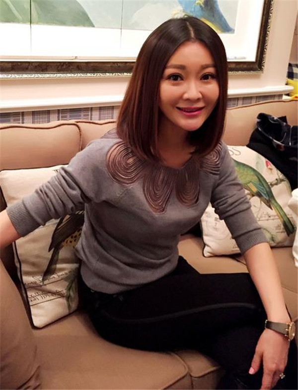 回顾王小骞和丈夫坚持丁克愁坏婆婆41岁意外得子全家乐开怀