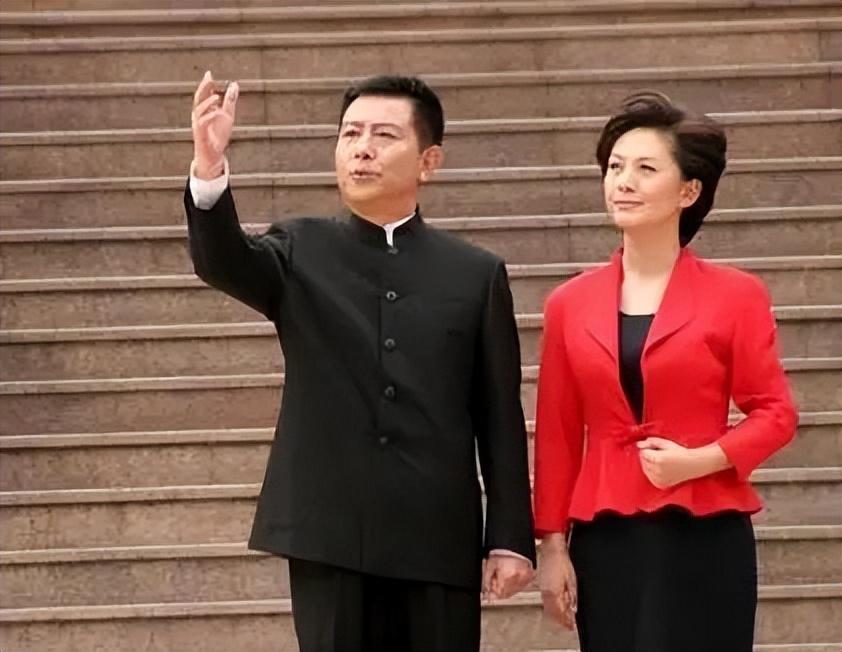 回顾央视主持人海霞我正确的决定就是为科学家丈夫生女儿