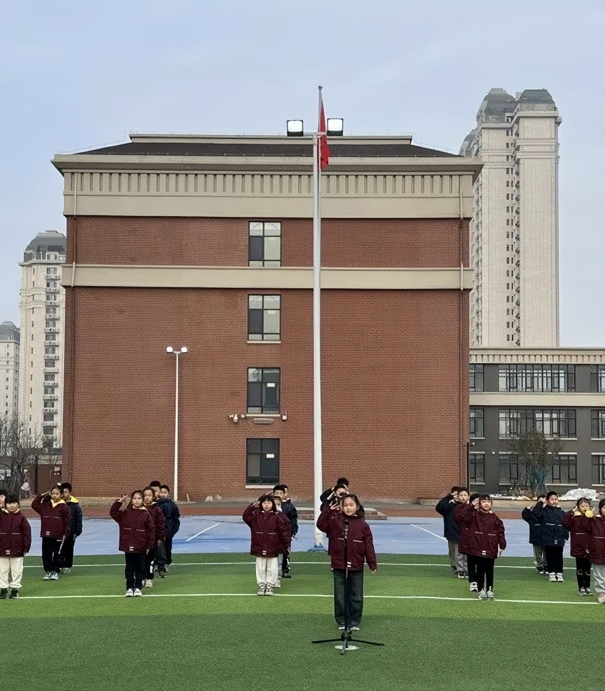 济南美里新居崇新小学图片