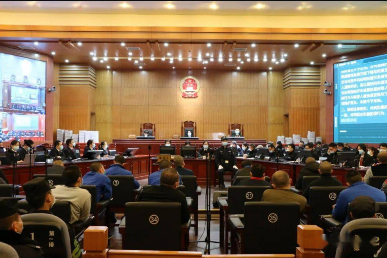 2009年,汉源"砍王"王伟横行十年,"刀客组织"覆灭记