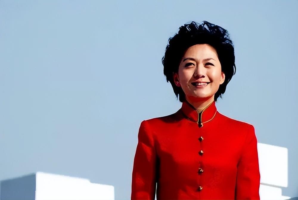 回顾央视主持人海霞我正确的决定就是为科学家丈夫生女儿