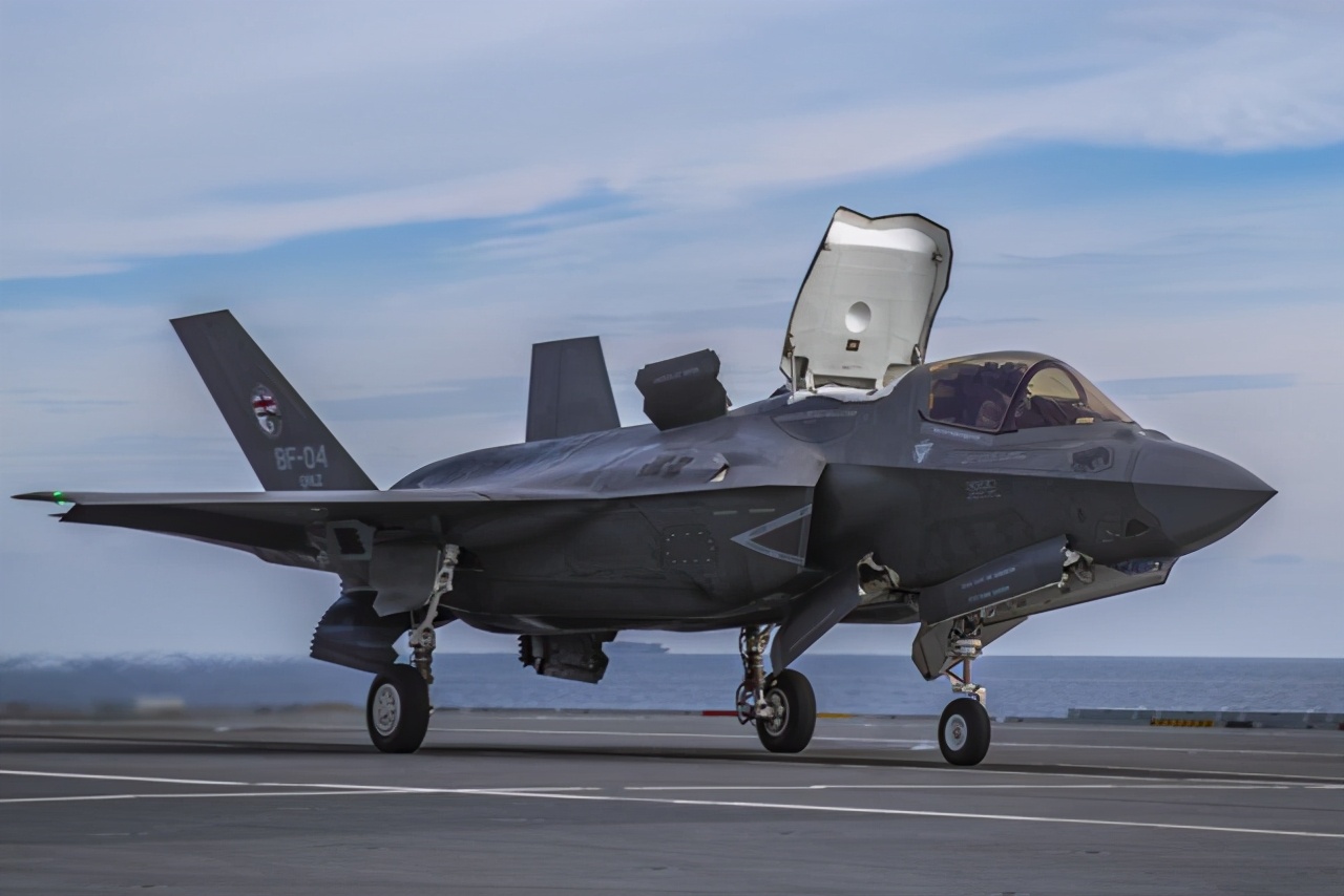 美军的628架f35,几乎半数是"废物",谁还在帮美国人吹牛?