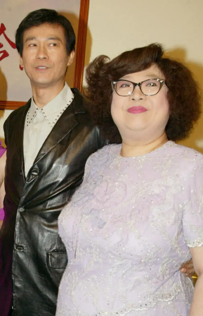 回顾郑欣宜目睹父亲郑少秋移情不想母亲的悲剧在自己身上重演