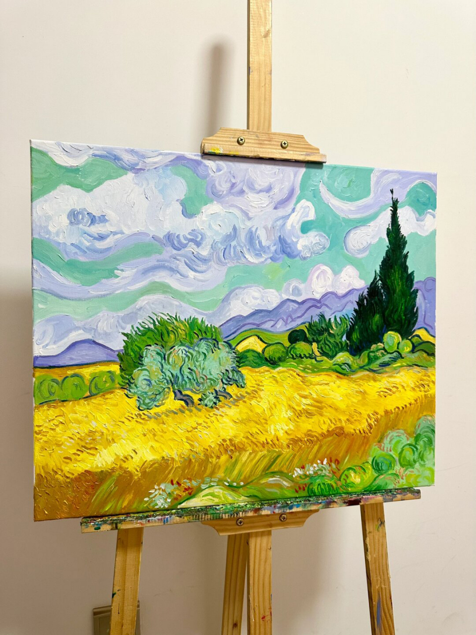 临摹梵高作品《麦田与柏树》?