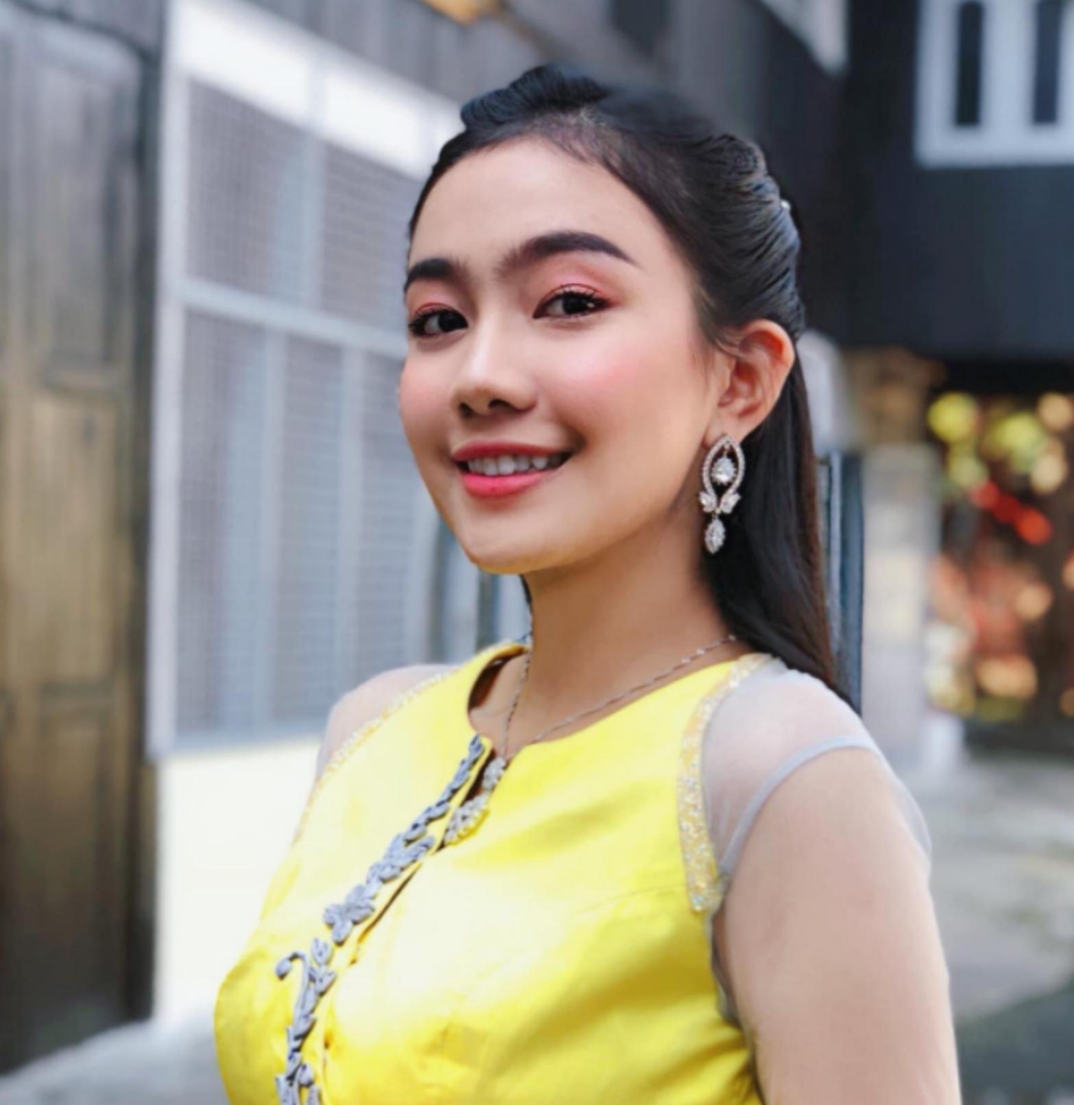 缅甸双胞胎美女一起嫁到中国三年以后回娘家哭诉道中国哪里都好但