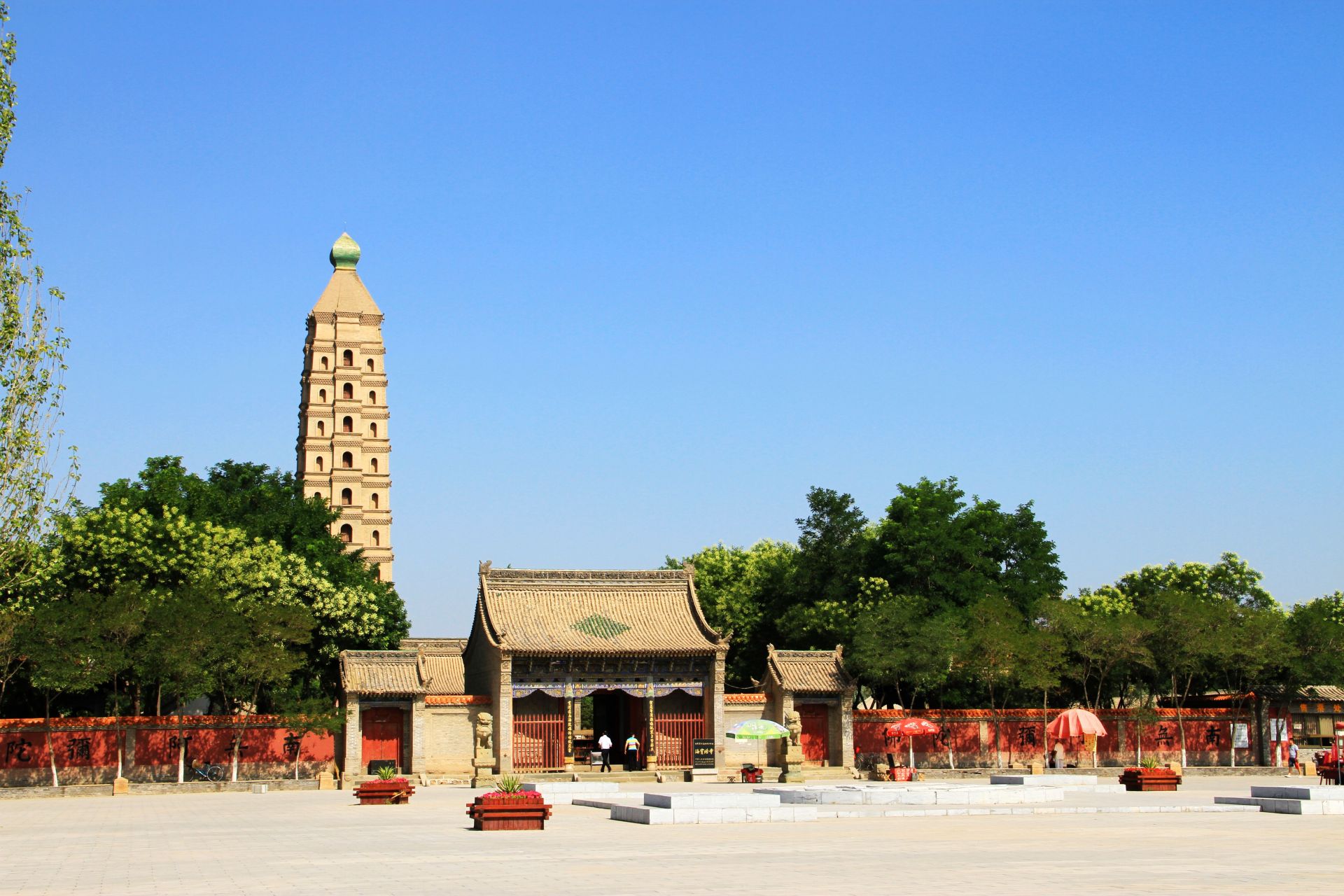 承天寺塔位于宁夏银川市兴庆区,是宁夏重点文物保护单位,更是人们