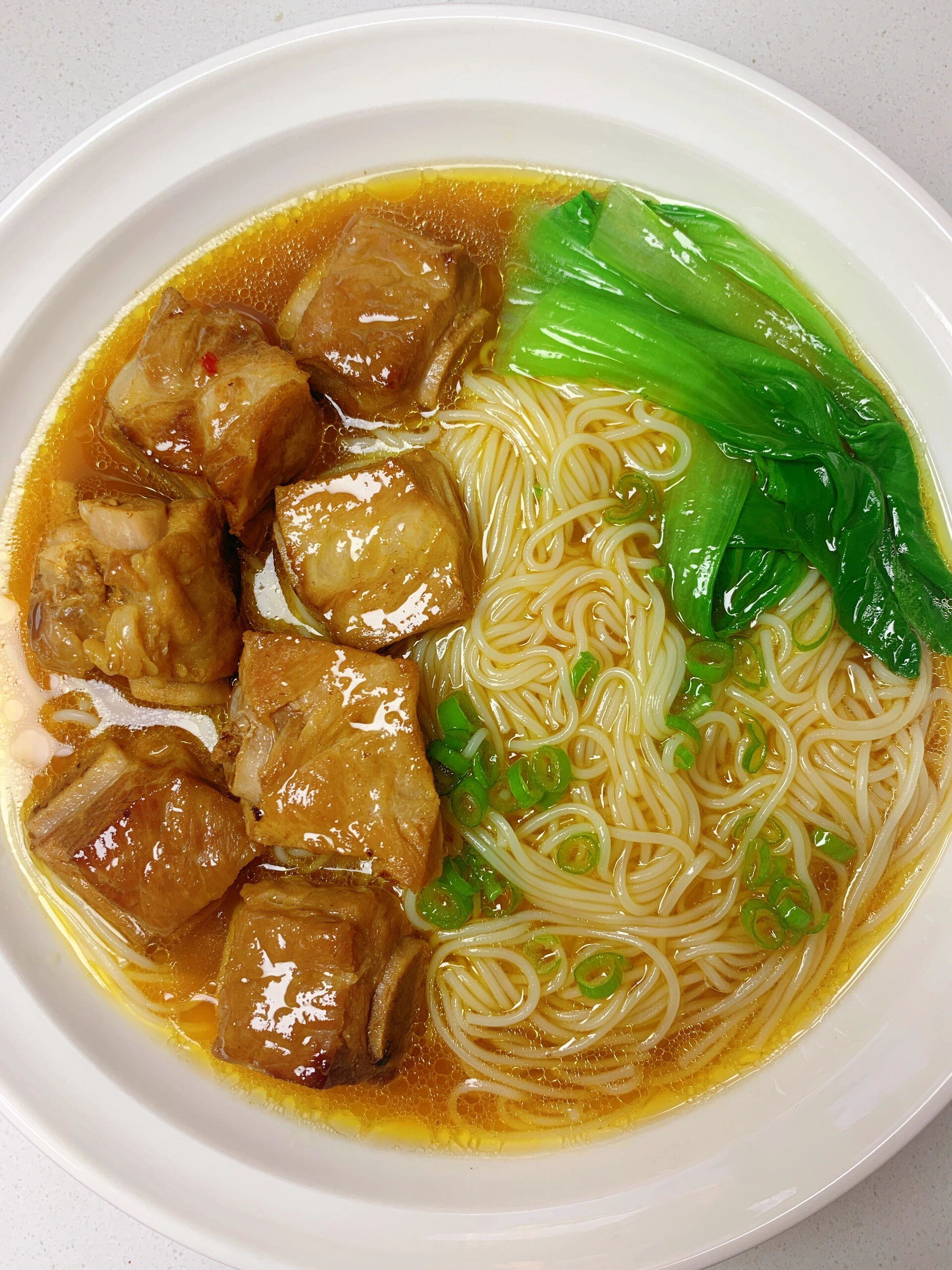 做法简单,图上都有,姐妹们快来一起猪骨汤面图片生日排骨面图片排骨面