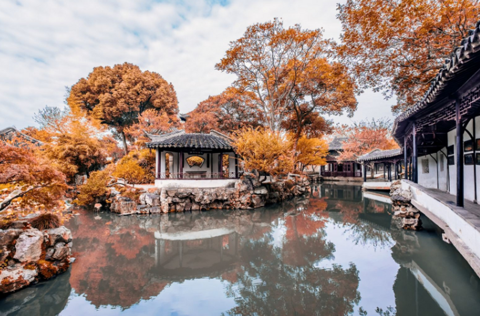 城市大玩家# 拙政园,位于苏州市姑苏区,是苏州有名的园林,全园以宋