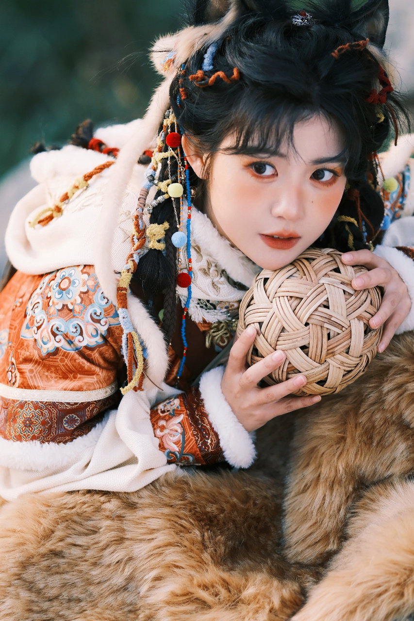 赖美云古风写真:奶里奶气的小狼仔 #赖美云