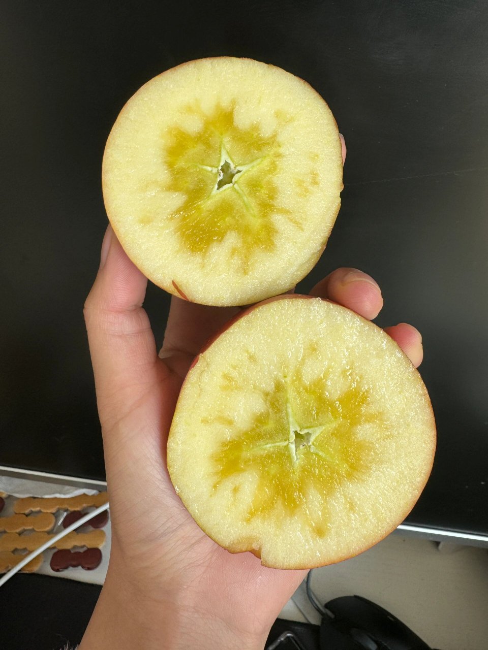 我不允许你们还不知道云南昭通糖心苹果,脆甜多汁,老少皆宜,没多久就