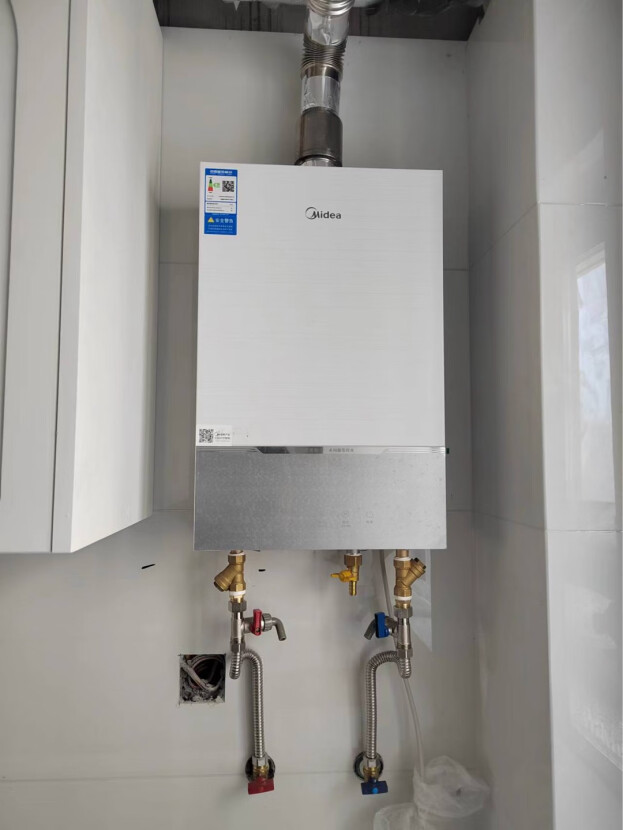 家用燃气热水器13升和16升哪个好?综合对比推荐