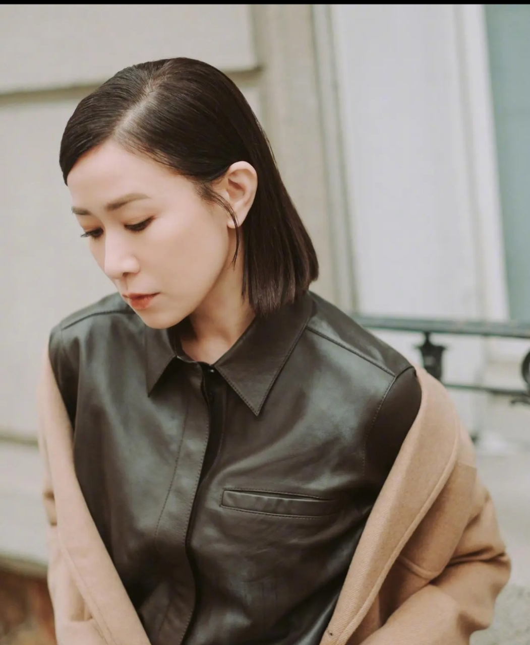 佘诗曼最新营业照片,大女主气质超赞