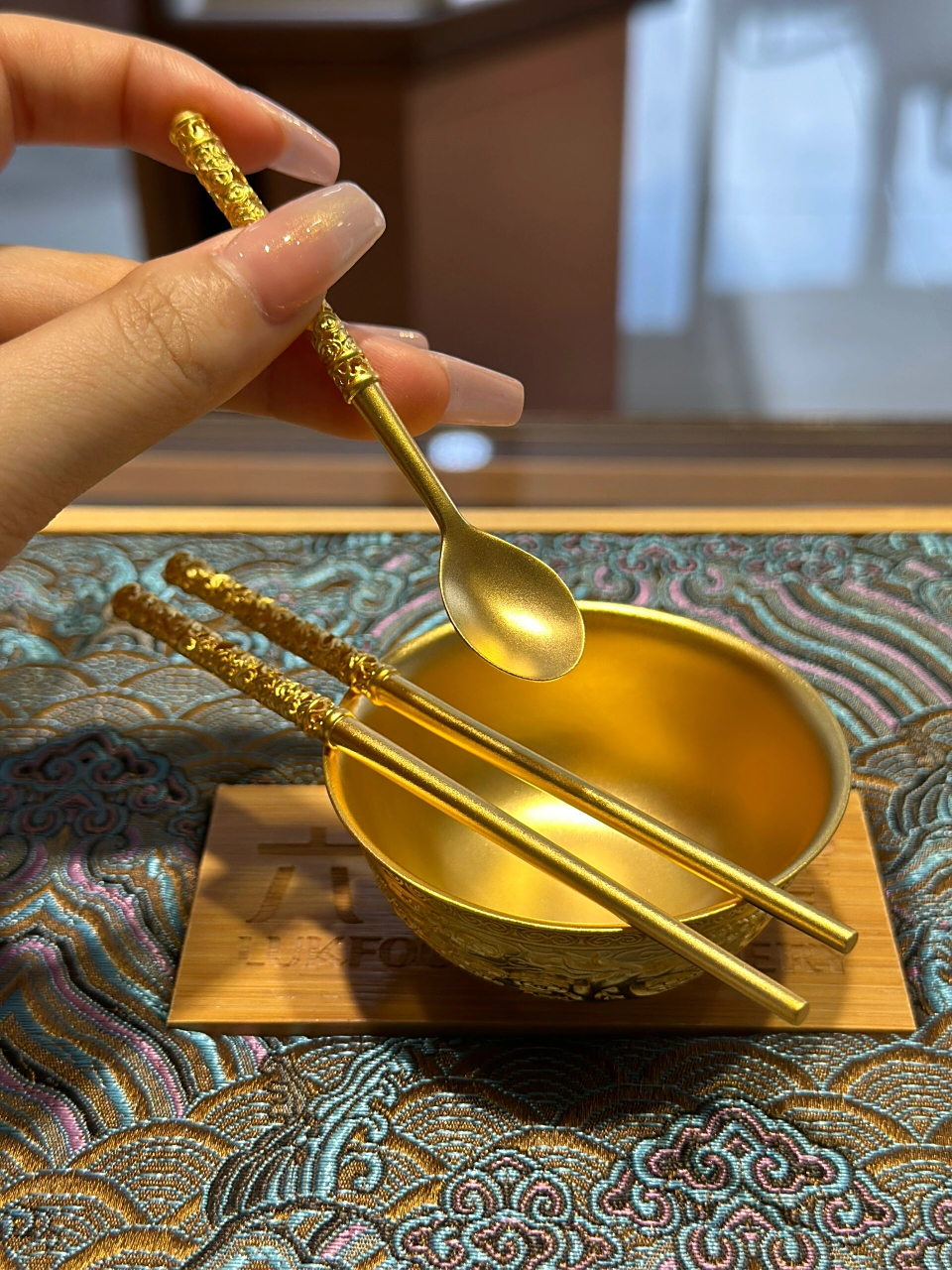 用它盛满幸福快乐 送你一只黄金碗,盛满平安与健康!