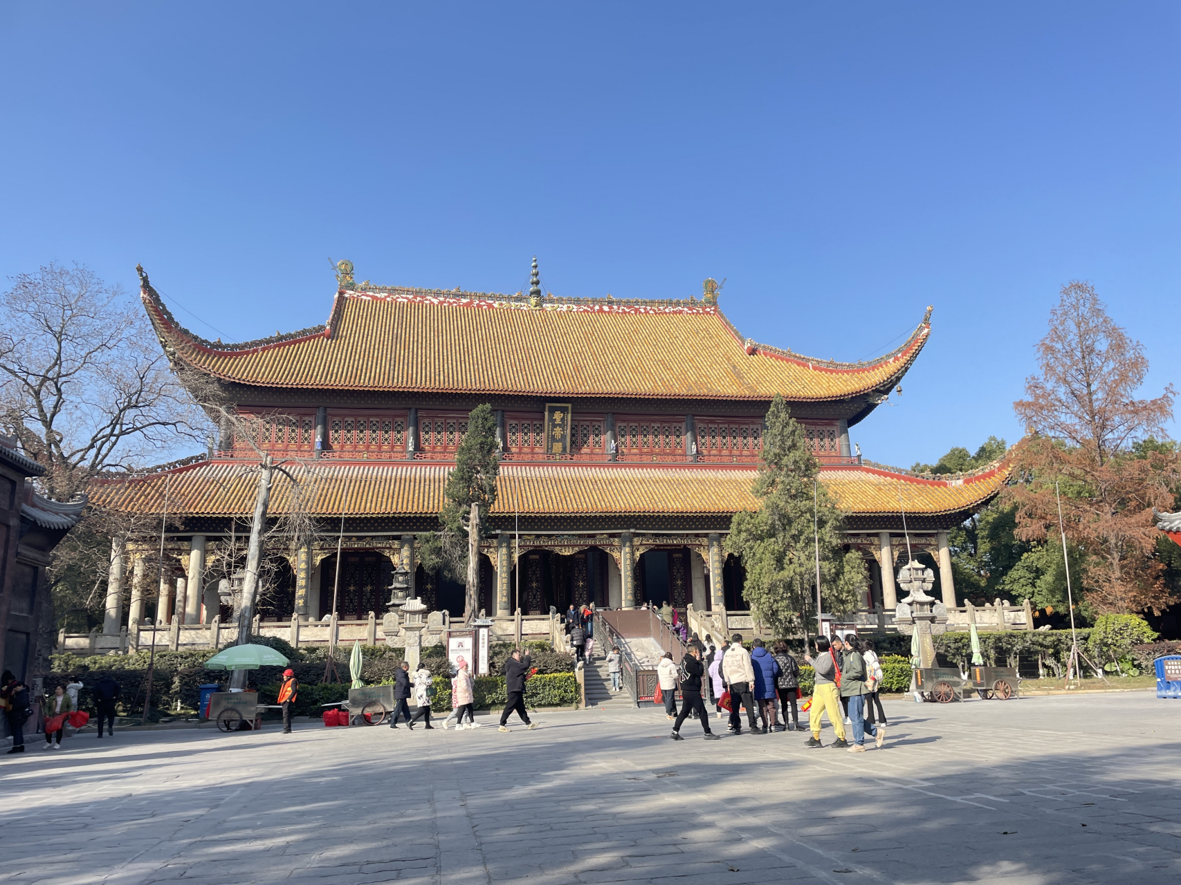 湖南衡阳的南岳衡山有一座灵应的庙,它就是南岳大庙.