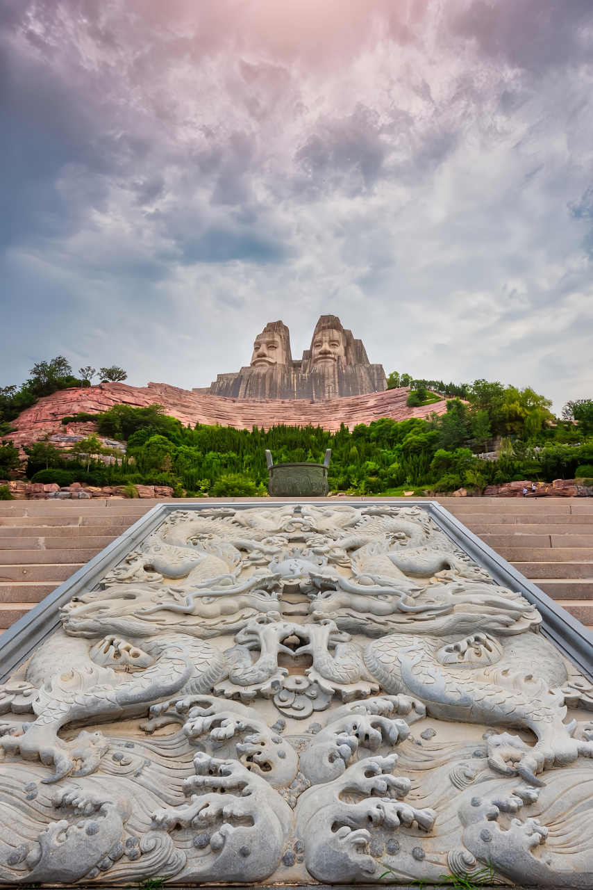 这么大的山象人脸,古老的年代是怎么把山做成人表象的,难道历史的人比