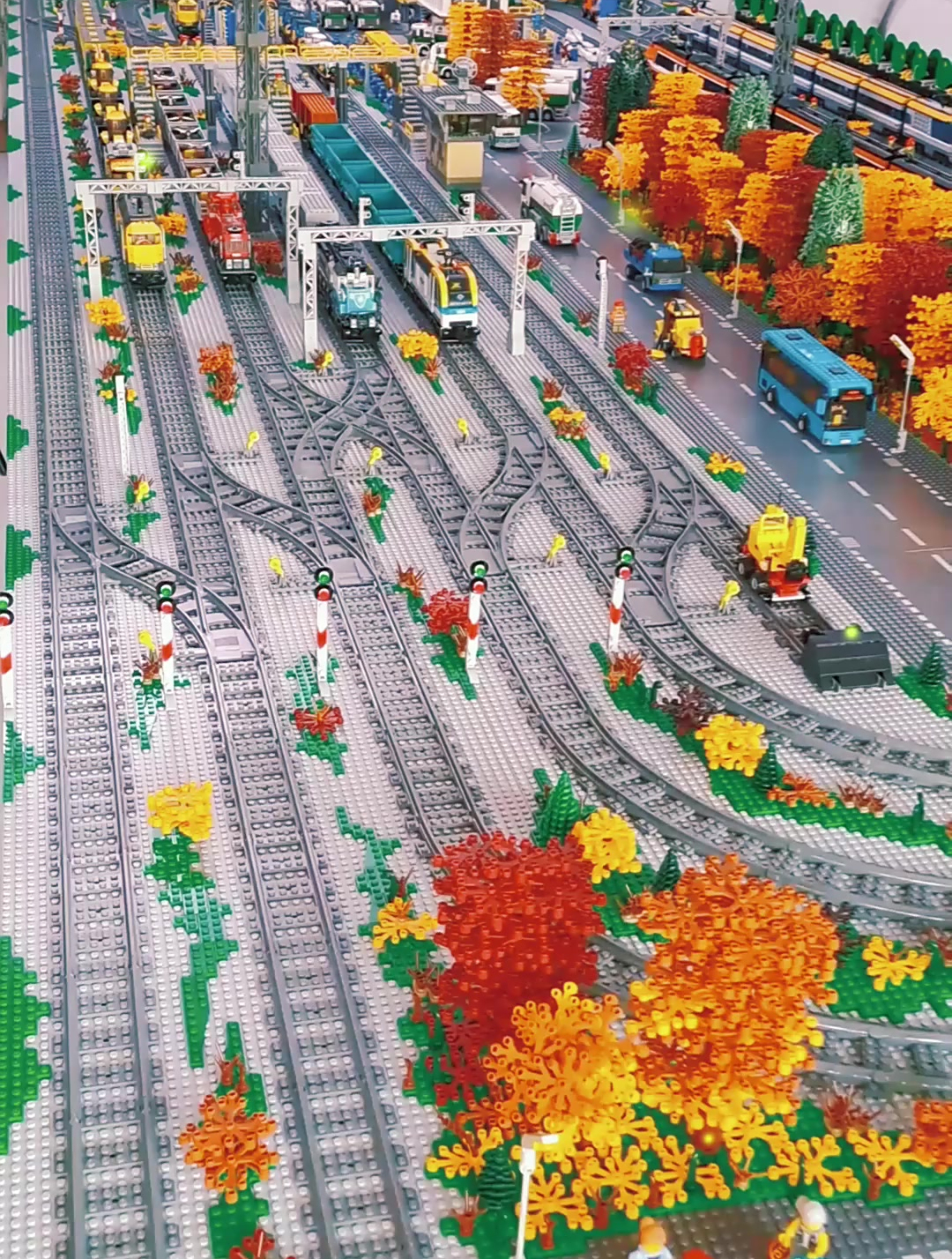 乐高列车蛇形走位