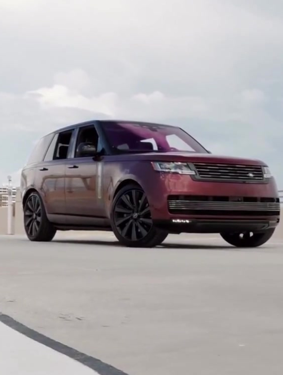 这颜色很奈斯路虎揽胜行政版