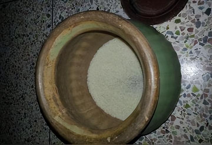 回顾:农村家中米缸,为何封闭也会生出虫子,它们究竟是什么?