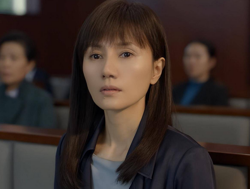 回顾不拍戏就消失47岁的袁泉已经走上了女演员的另一大道