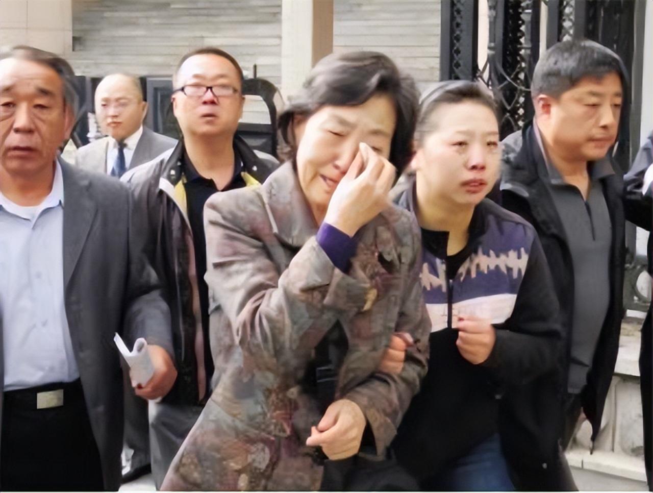 2011年大连交警被人当街打死打人者叫嚣今天我就要打死你