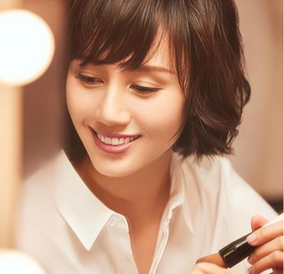 回顾不拍戏就消失47岁的袁泉已经走上了女演员的另一大道