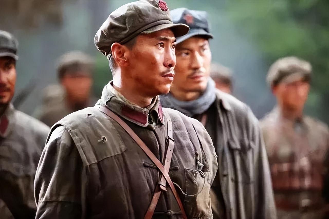 被张艺谋器重,遭章子怡吐槽演技不行,高开低走的郑昊现在很幸福