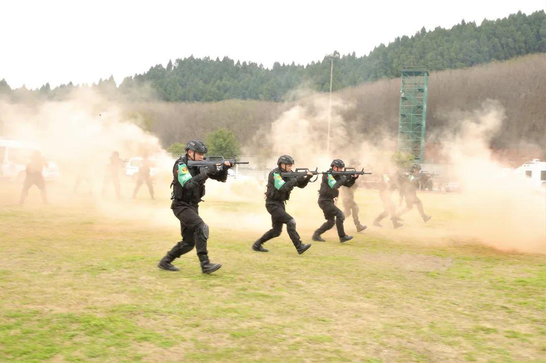 遂宁特警图片