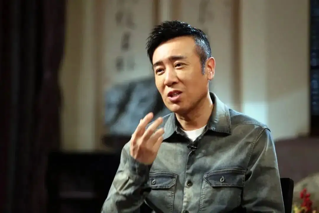 回顾演员于和伟:感激妻子在那段苦难日子里,相依相守10余年!