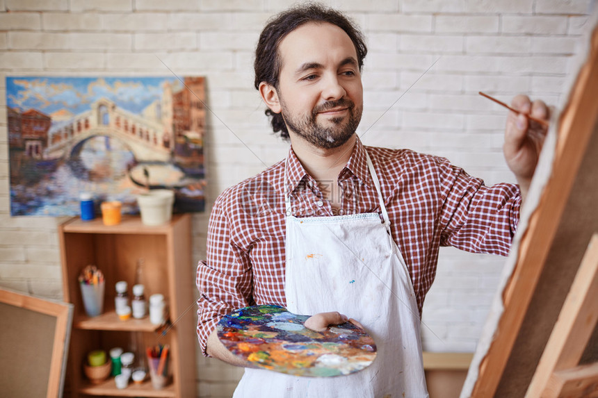 男性艺术家的艺术脸?帅呆?