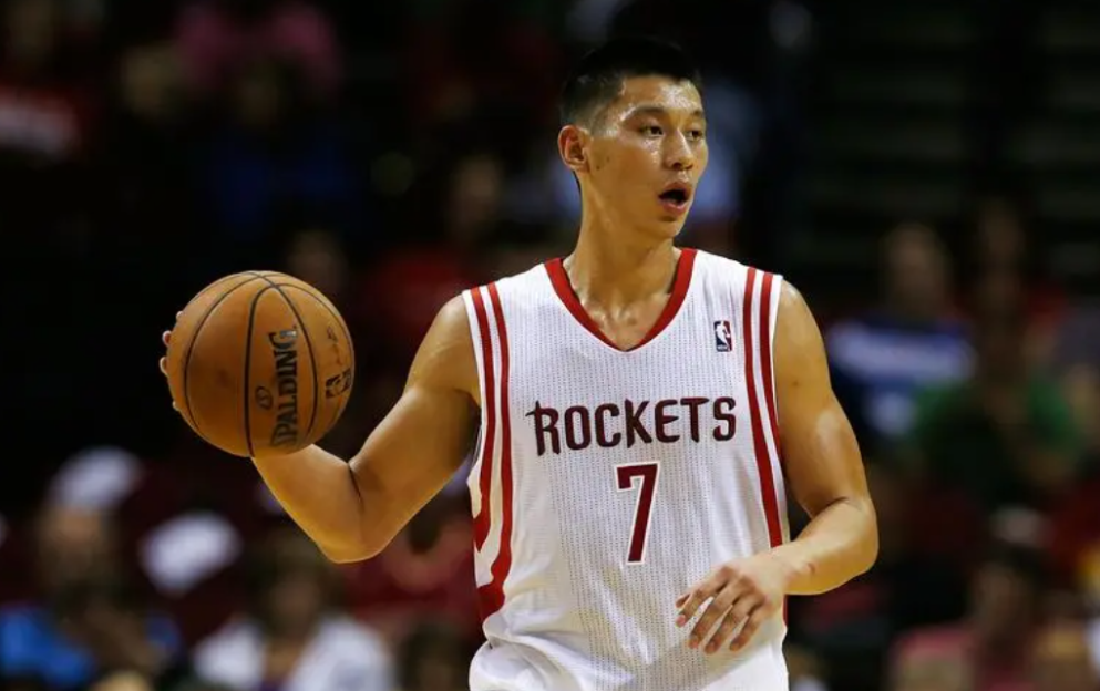 林书豪现状低调隐婚三年妻子很漂亮36岁和弟弟在台湾打篮球