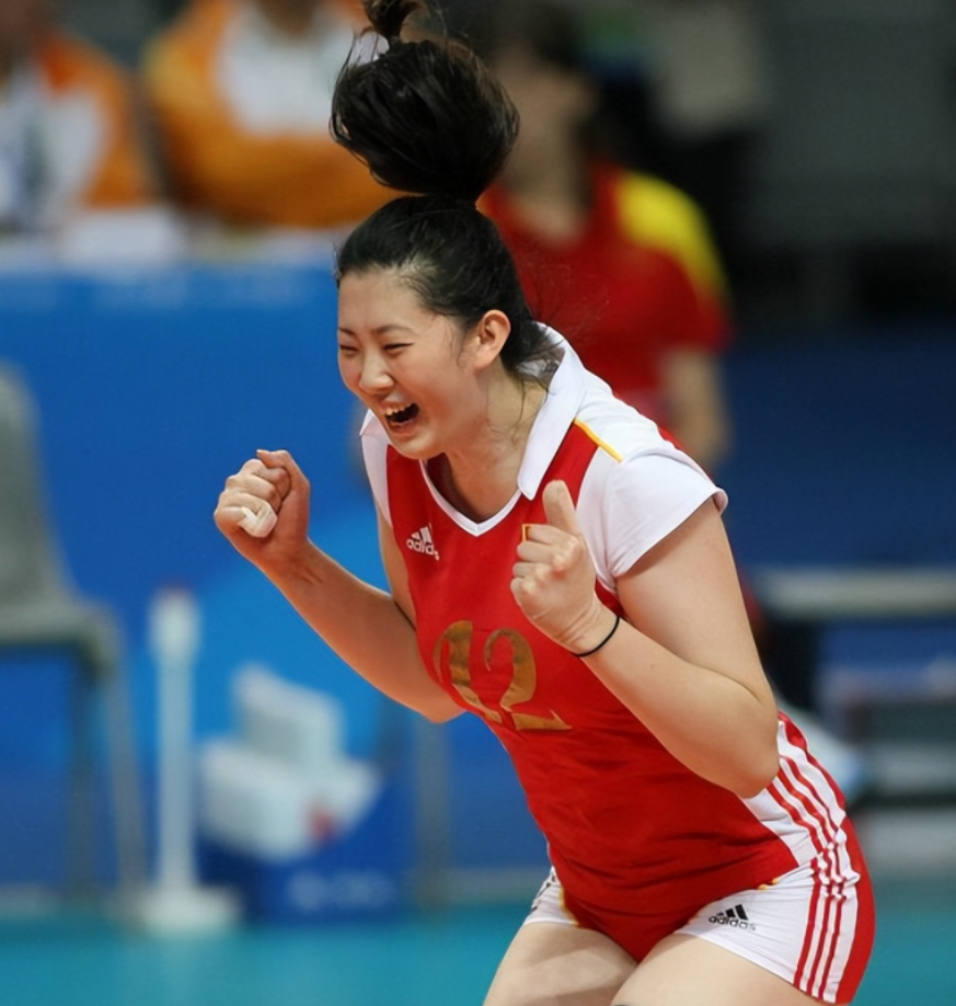 2005年,薛明随队友出征亚洲女排锦标赛,顺利拿下冠军.