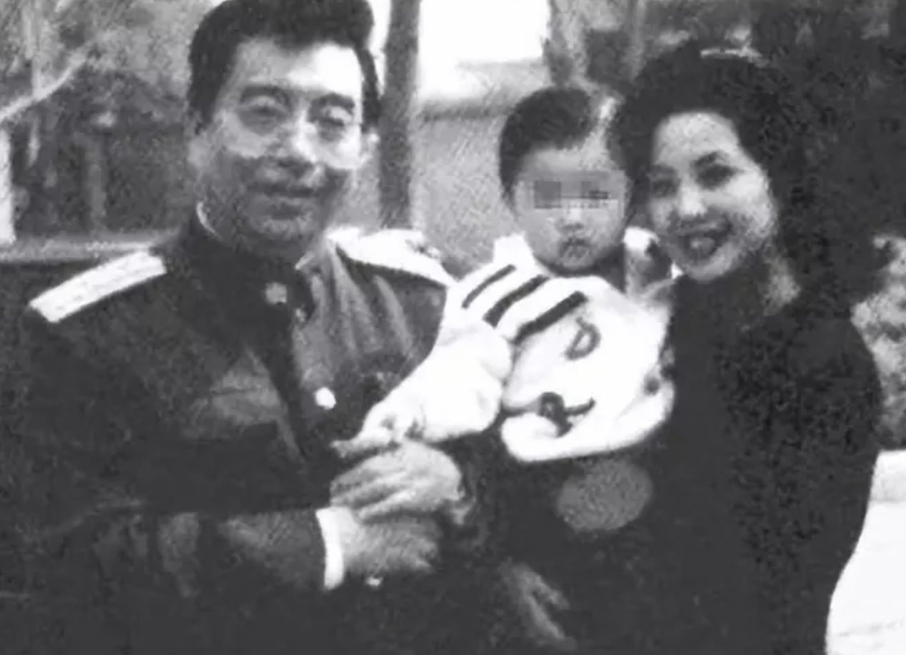 回顾李双江长子李贺:没享受过父爱,成为了继母和父亲晚年的依靠