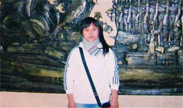 16岁时,马艳红从佳铁一中毕业,第二年在农行学过珠算,18岁正式参加