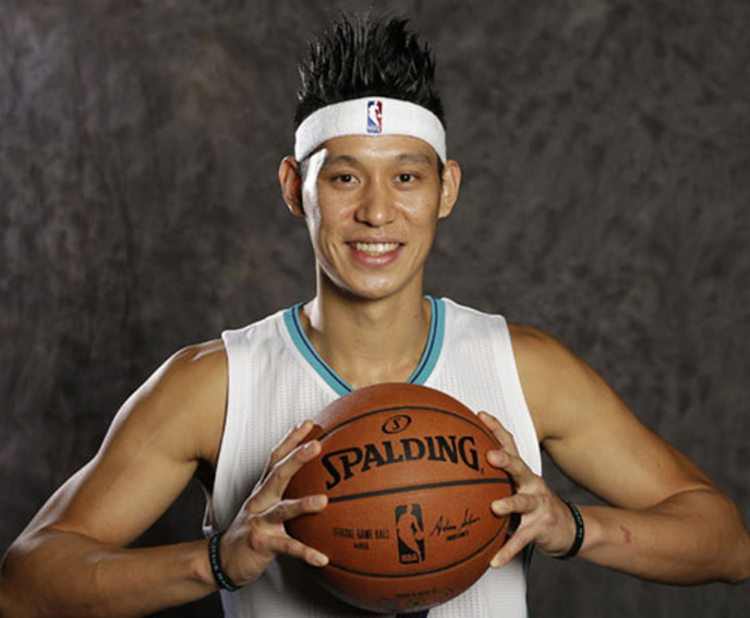 林书豪打破了肤色的界限,让西方人看到东方面孔的潜力,成功在nba占据