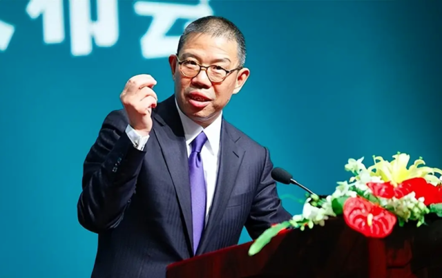 农夫山泉创始人钟睒睒,儿子入美籍被曝,财路受困