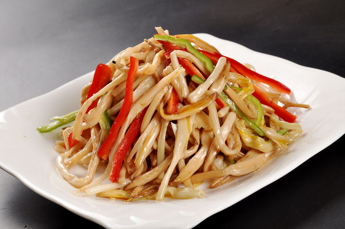 春天,遇到这菜使劲吃,补血强免疫,健脑助睡眠,鲜美营养又便宜