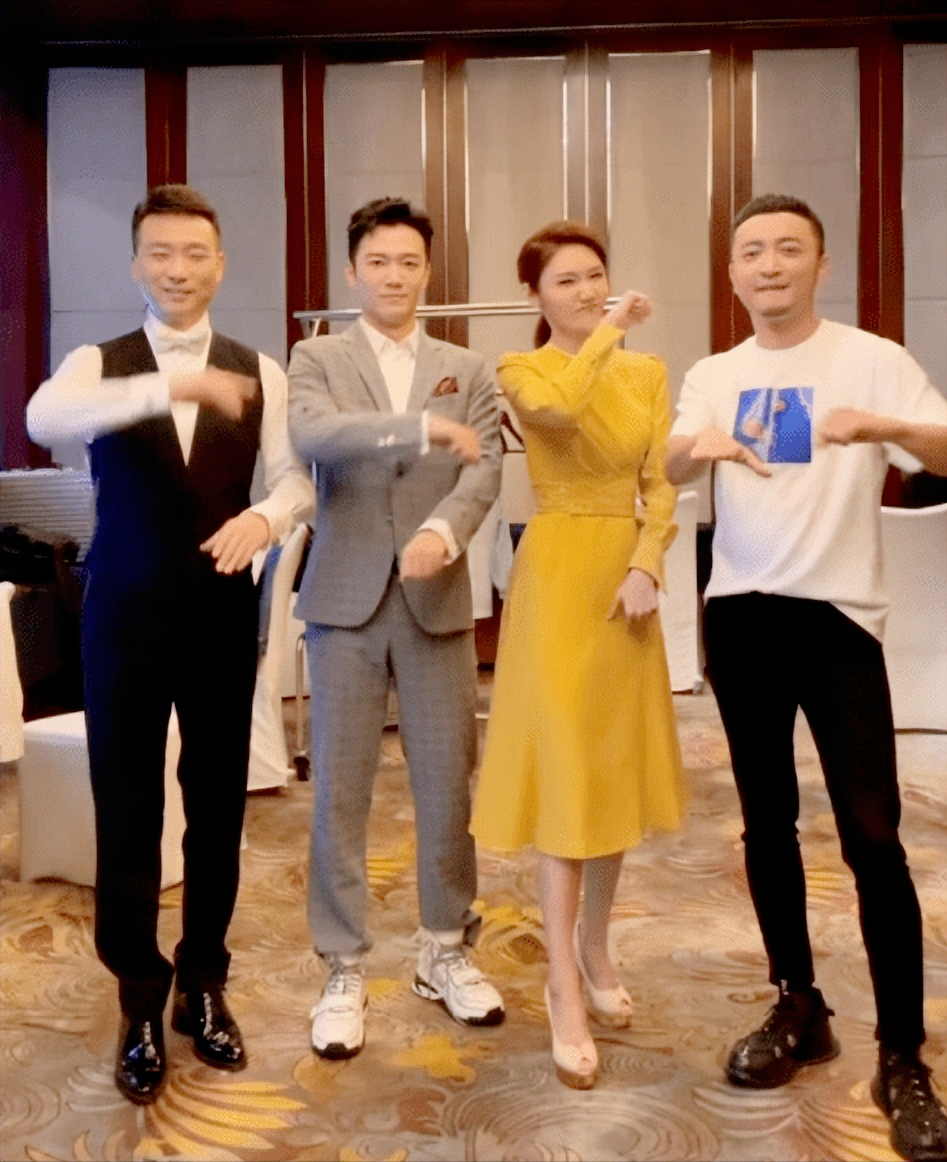 回顾龙洋从湖南走出的央视著名主持人男友在雾中迷路了
