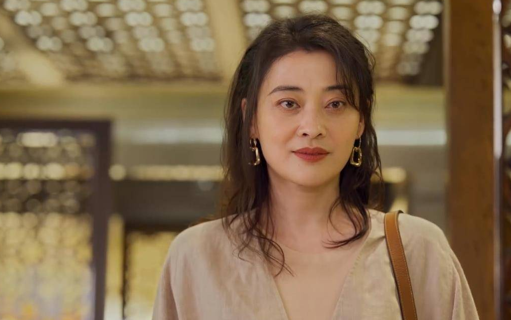 回顾不拍戏就消失47岁的袁泉已经走上了女演员的另一大道