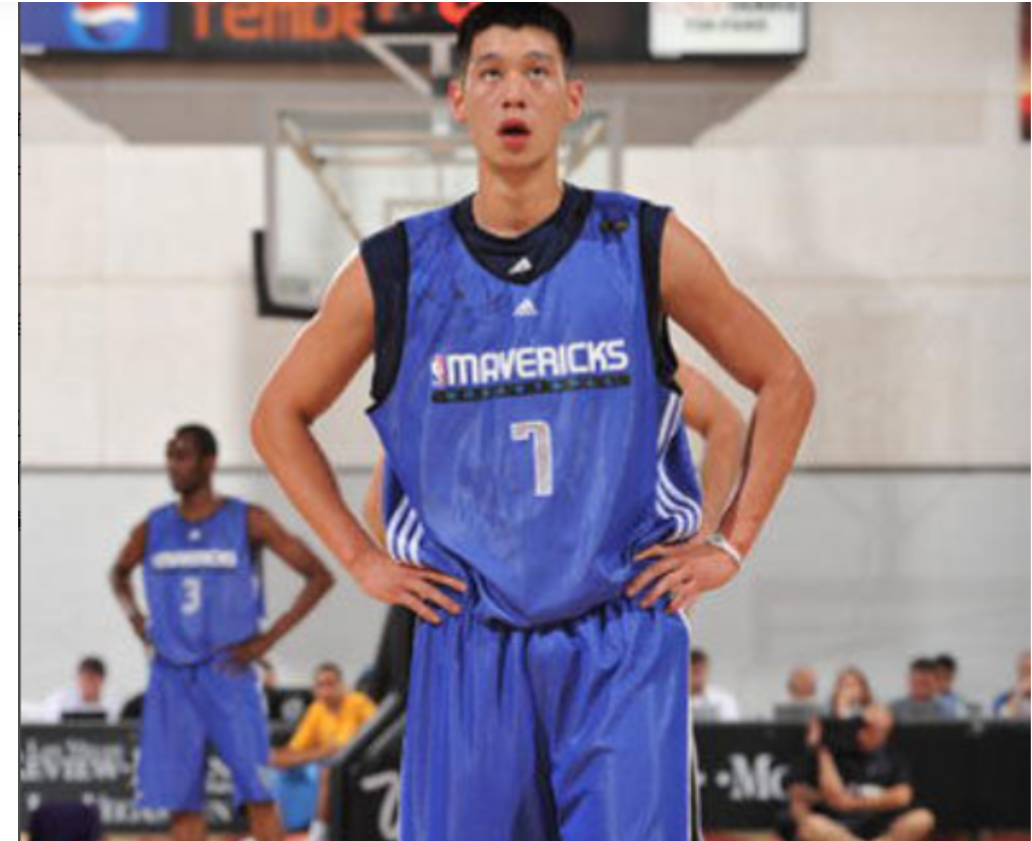 林书豪现状低调隐婚三年妻子很漂亮36岁和弟弟在台湾打篮球