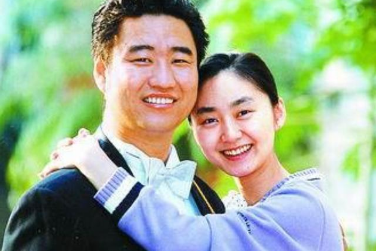 纪实歌手丛飞37岁病逝资助者全成白眼狼5年后妻子身亡