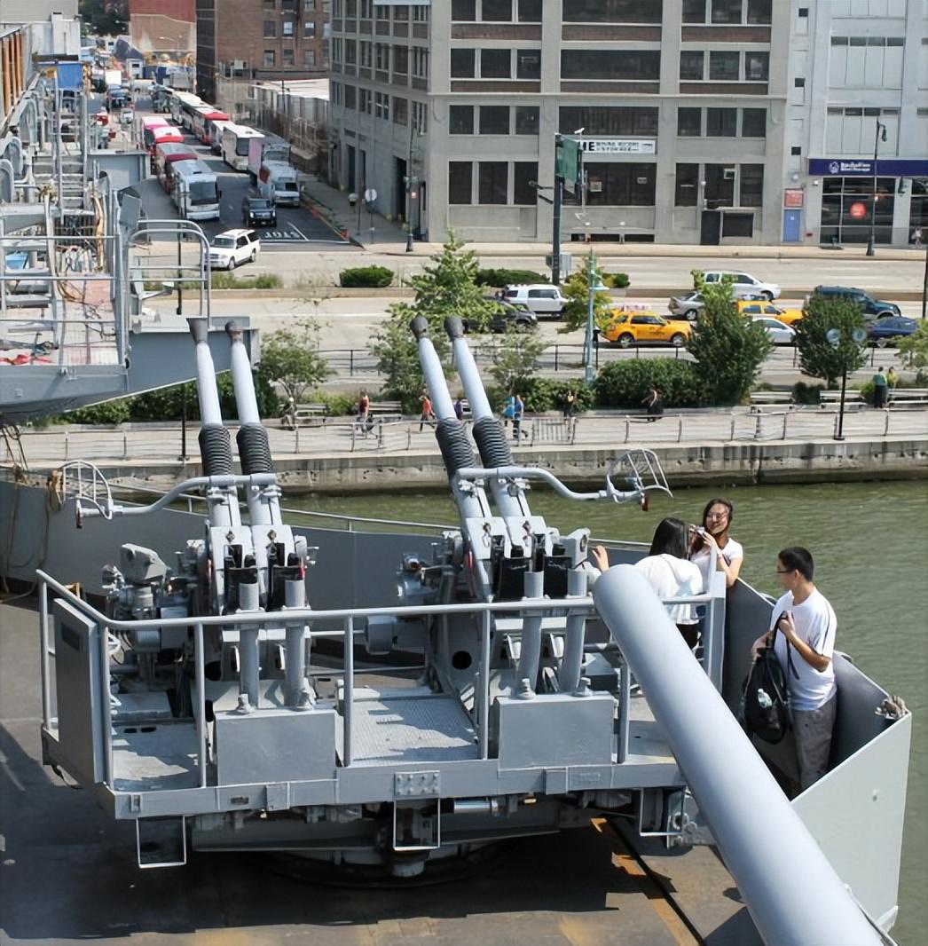 你所能见到的二战最强大武器美国衣阿华级战列舰密苏里号