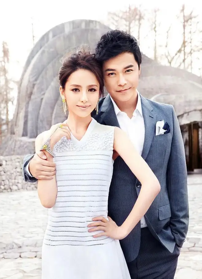 2014年,佟丽娅与陈思诚举行婚礼,正式步入婚姻的殿堂.