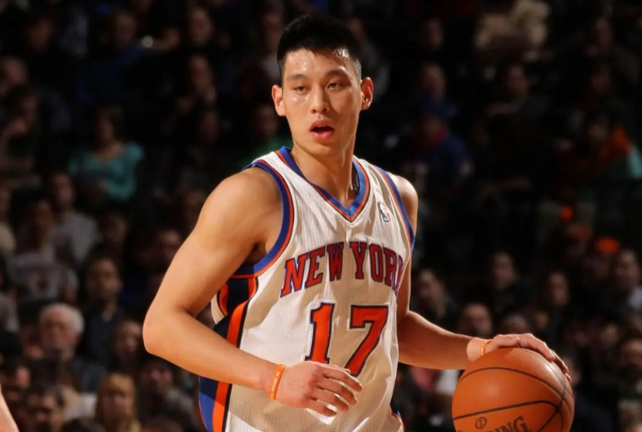 林书豪现状低调隐婚三年妻子很漂亮36岁和弟弟在台湾打篮球