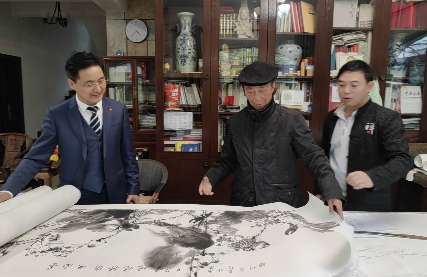 我以画荷为乐广东著名画家梁业鸿的书画之美