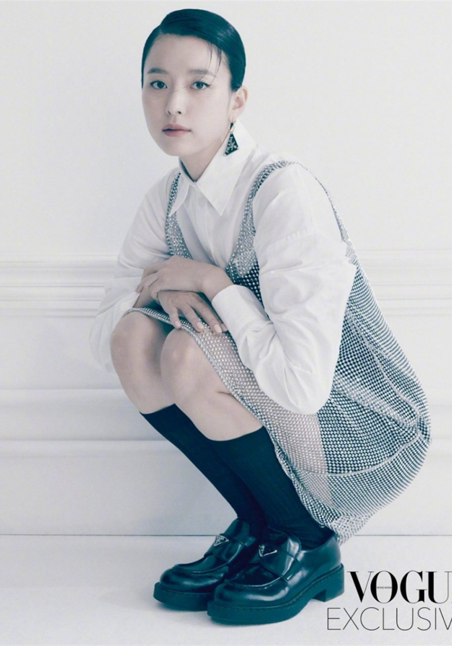 韩孝周 vogue hong kong六月刊封面  我要告诉你一个超级吸睛的故事!